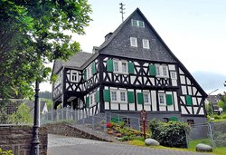 Hüttenschulzehaus vorne