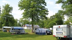 Camping im Eichenwald