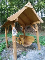 Liegeharfe am Klangweg Rott