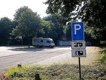 Wohnmobilstellpaltz am Festplatz